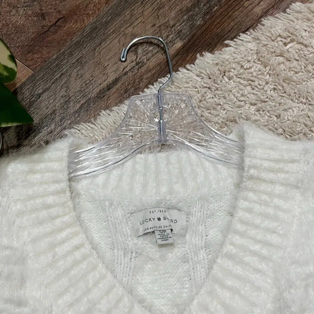 Lucky Brand Size Small White V-Neck Cable Knit Faux Fur Pullover Sweater